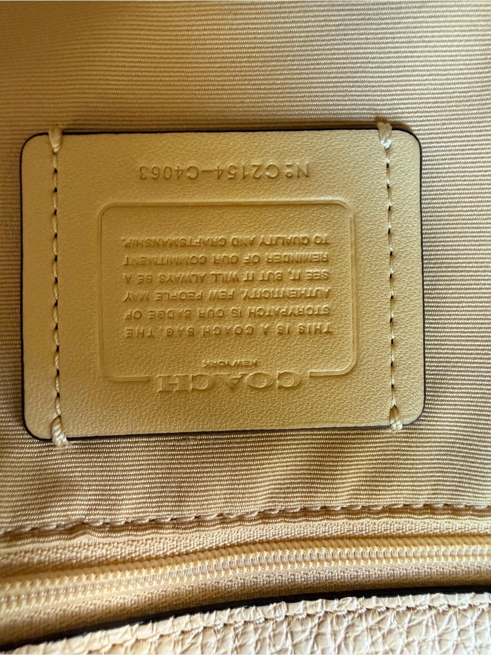NWT Coach Embossed Horse & Carriage Leather Tote in Chalk/Vanilla Cream - Picture 7 of 8